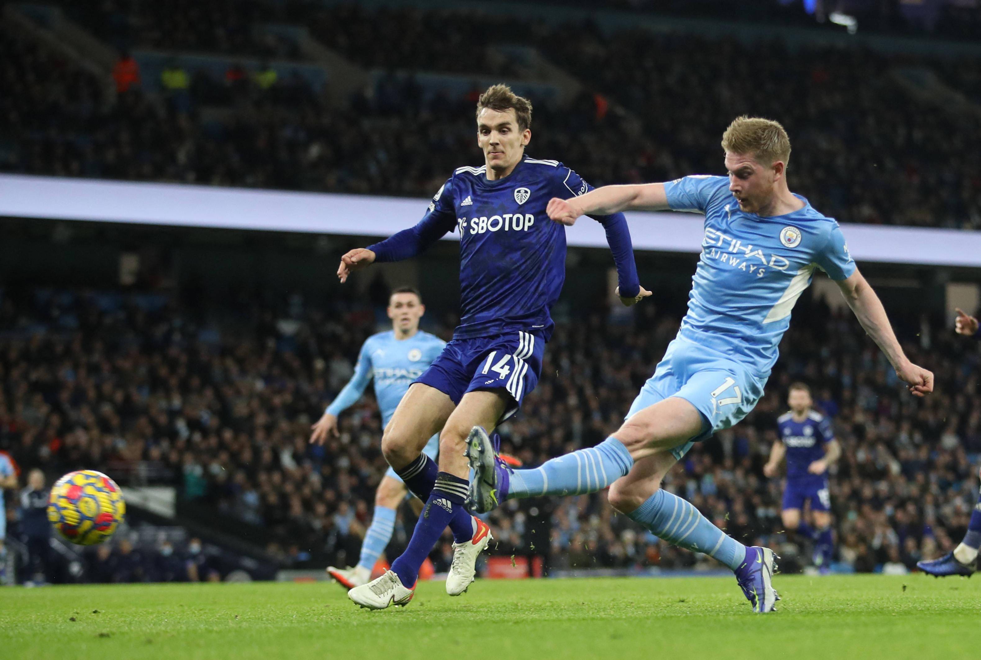 她用流畅的 她用流畅的